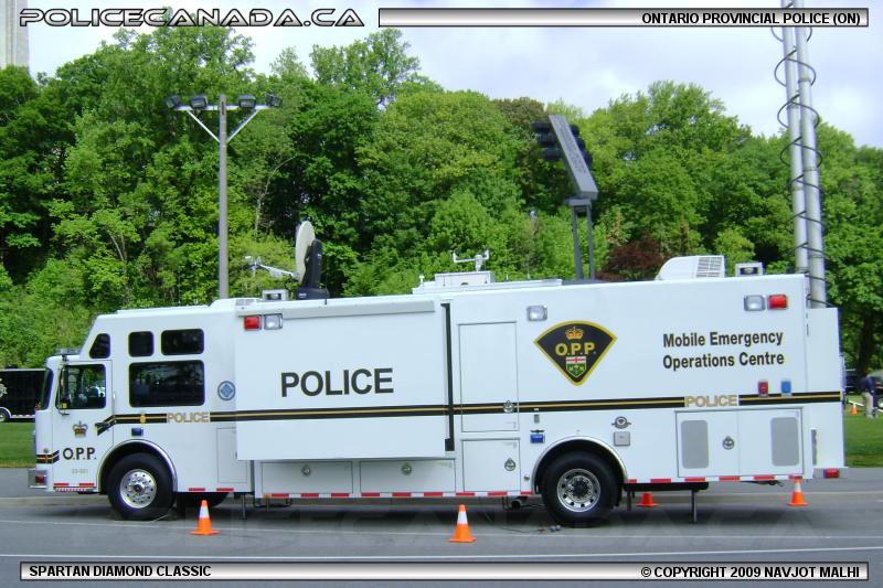 POLICE CANADA - OPP